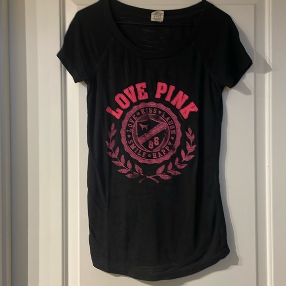 Victoria’s Secret pink tee - Picture 1 of 2